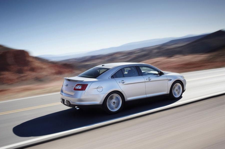  Ford Taurus SHO 2010 года  (фото 147 из 248)